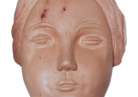 Viso femminile - scultura su pino cembro 16x20x8 cm