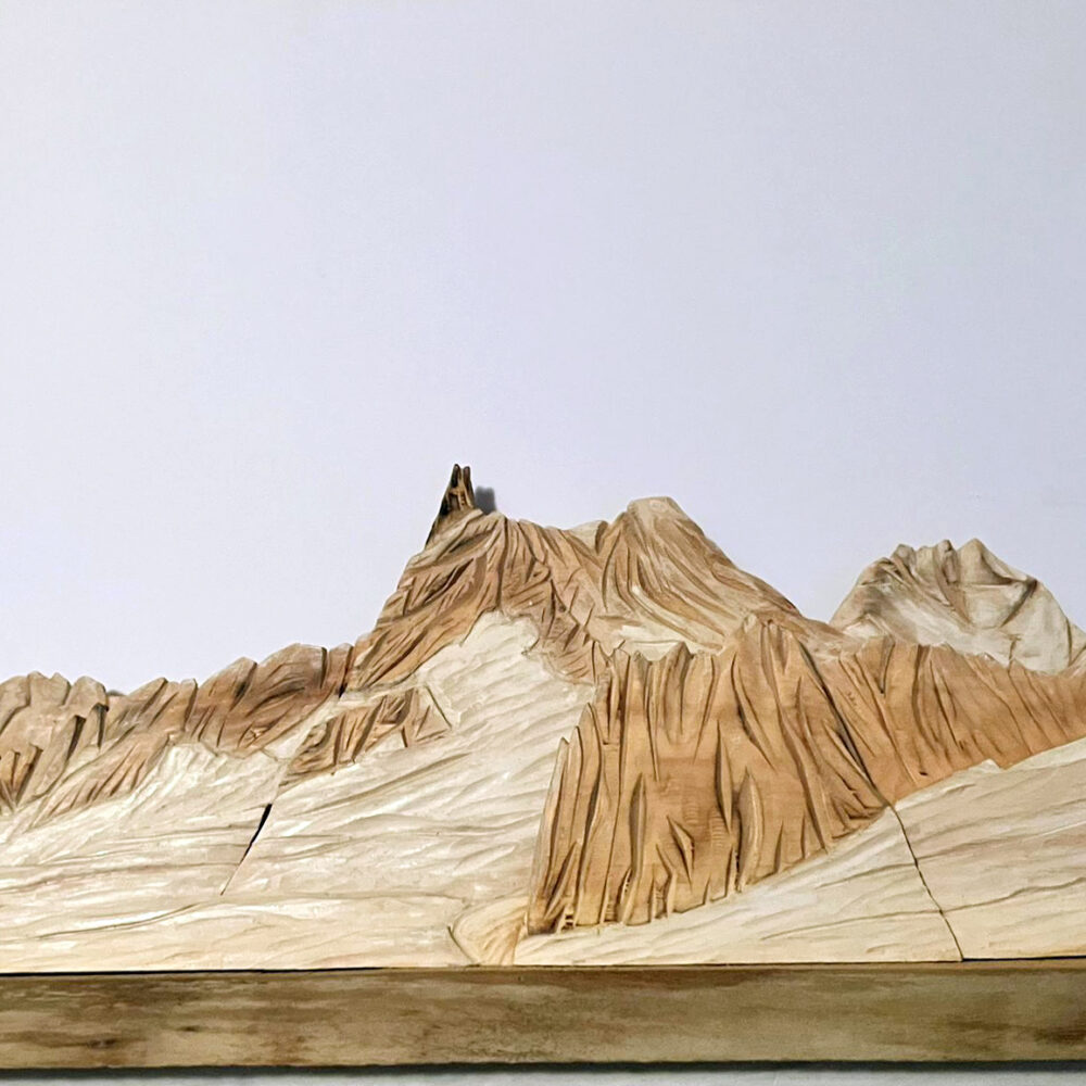 Skyline 1 (Dente del Gigante) - scultura su cirmolo 70x27x10 cm