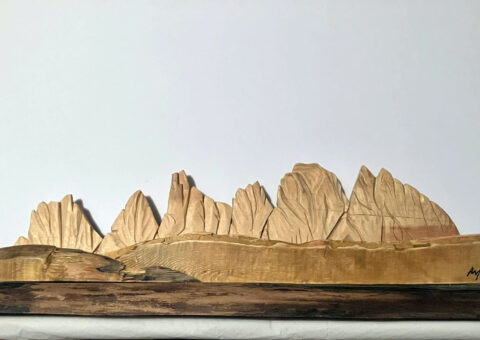 Skyline 21 (Odle) - scultura su cirmolo 62x20x9 cm